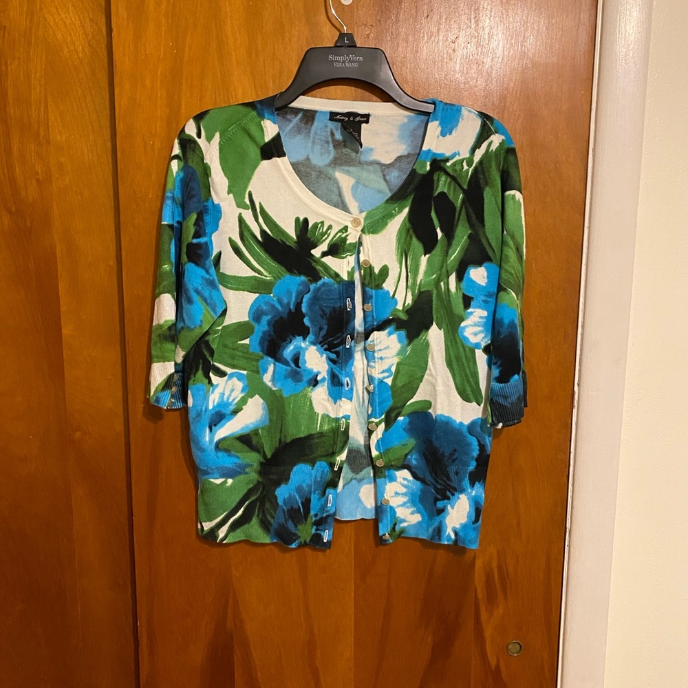 Cable & Gauge Women’s Medium Blue and Green Floral Button-Down Sweater Cardigan